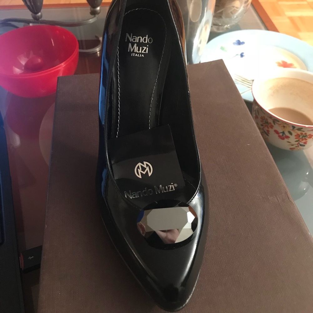 Nandi Mizo Black patent leather Pump. Brand new.